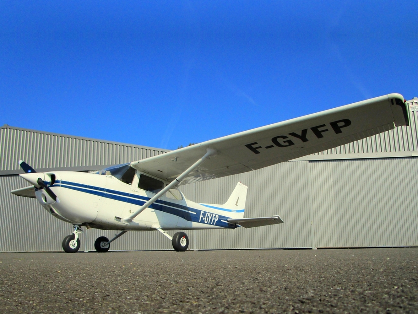 Cessna F172N F-GYFP